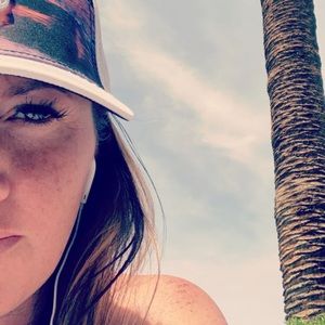 Meet your Posher, Challise